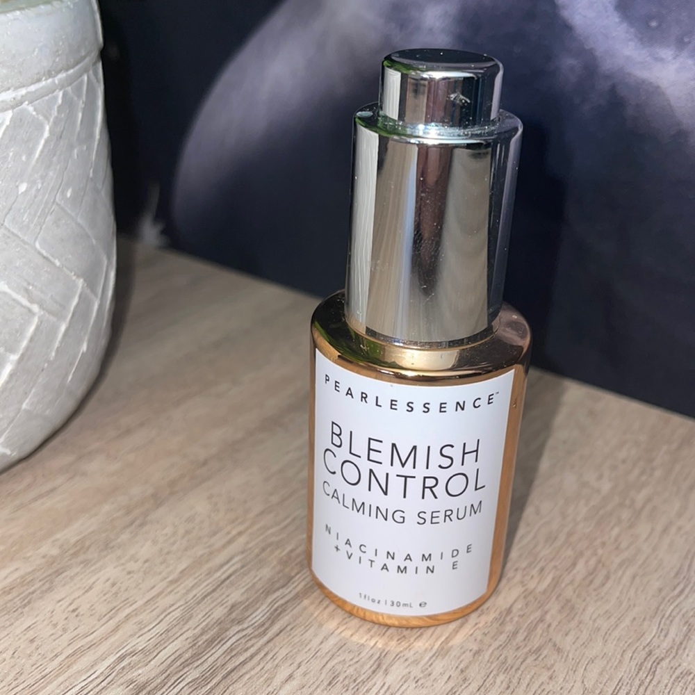 New Pearlessence Blemish Control Calming Serum Niacinamide + Vitamin E 1 fl oz
